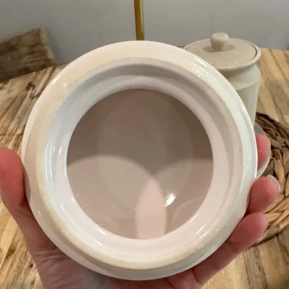 Rae Dunn EUC Elegant White Cookie Storage Jar - Picture 5 of 5